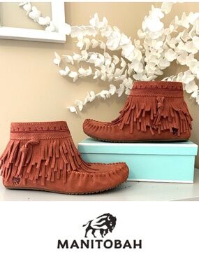 Like New Manitobah Dancer Suede Fringe Ankle Moccasin Boot Red Clay Size 7